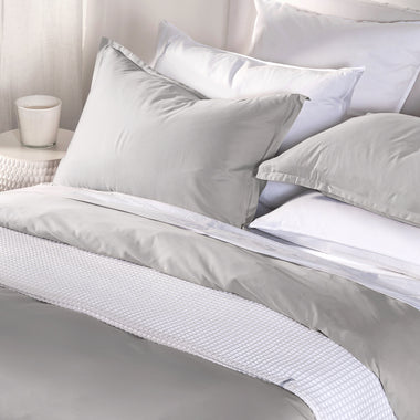 Host with Ease: 6 Tips to Ensure Your Guests Feel Right at Home This Holiday Season