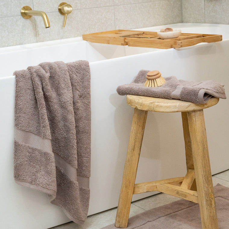 How to Keep Your Towels from Shedding: A Guide by Robinsons