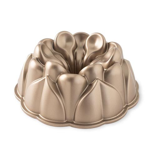 Nordicware Cast Alum Round Magnolia Bundt Pan
