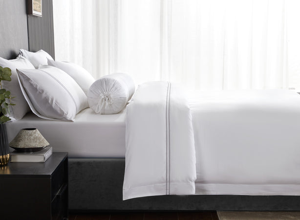 Hotelier Prestigio - Lucent White With Grey Lines Fitted Sheet Set