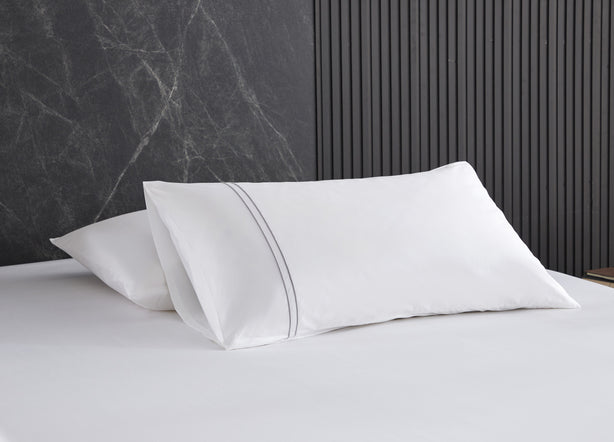 Hotelier Prestigio - Lucent White With Grey Lines Fitted Sheet Set