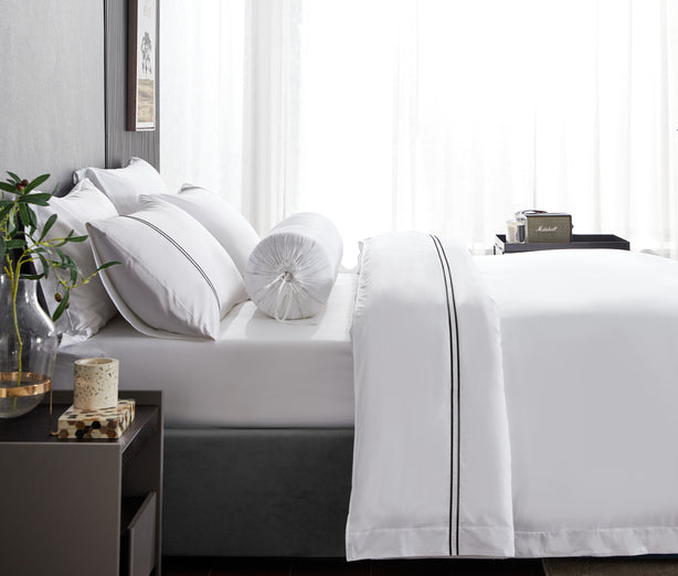Hotelier Prestigio - Lucent White With Black Lines Fitted Sheet Set