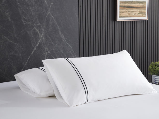 Hotelier Prestigio - Lucent White With Black Lines Fitted Sheet Set