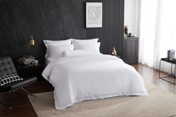 Hotelier Prestigio - Lucent White With Line Border Fitted Sheet Set