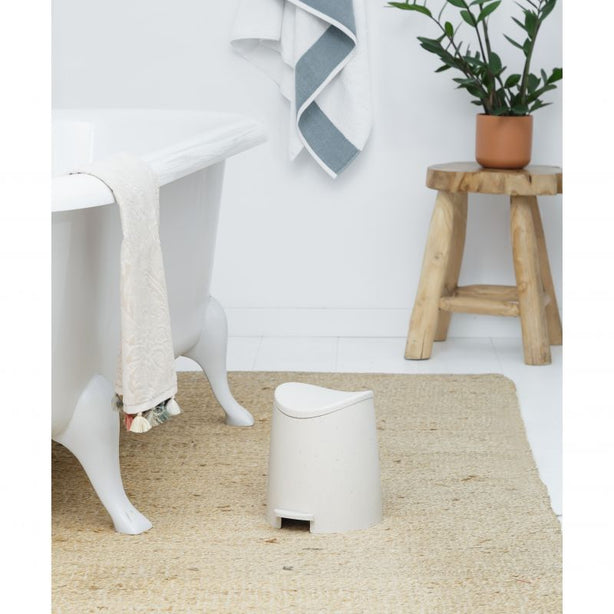 T4700.38 Tatay Pedal Bin 3L Standard Ecohome