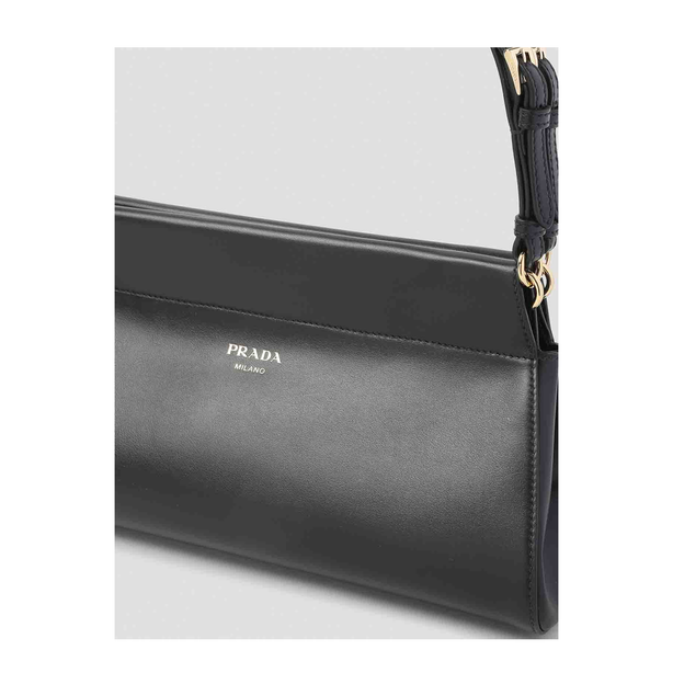 Enchaîné Medium Calf Leather Shoulder Bag - Black