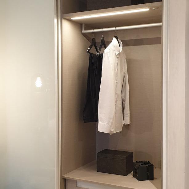 Recessed Slim Passing Hand Sensor LED™ light