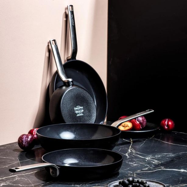 GreenPan Evolution 24cm Frying Pan, Black [PFAS FREE]
