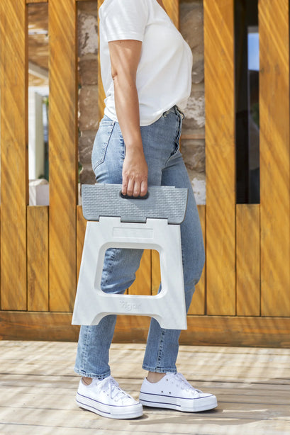 Vigar Compact Foldable Stool 100% Recycled Plastic Zeroline Grey