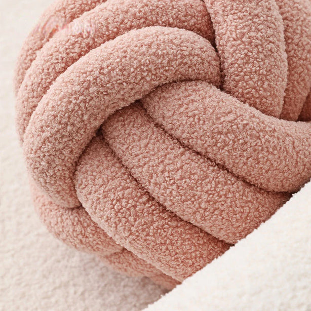 Knot Cushion