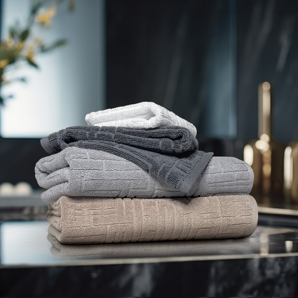 Grand Patrician Jacquard Collection Zele Bath Towel