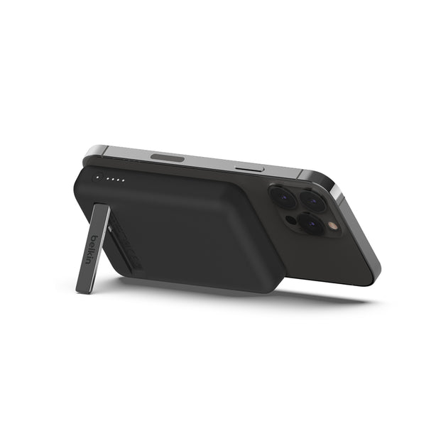 Belkin BoostCharge Magnetic Wireless Power Bank 5K + Stand White