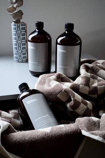 Sum of Blanc Laundry Liquid - 1L