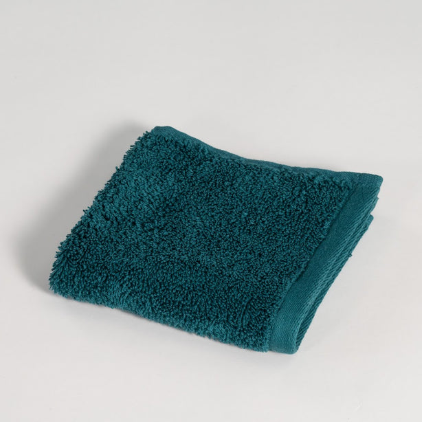 Splendour Face Towel Hotel Collection by Robinsons