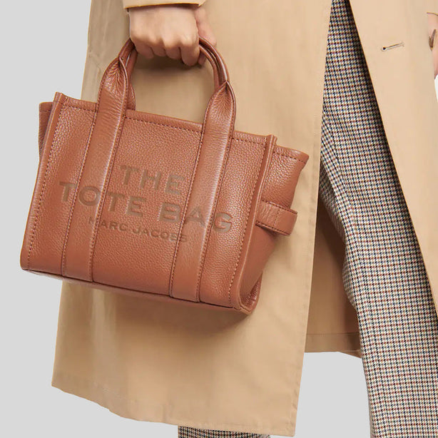 Marc Jacobs Leather The Tote Small Traveler Tote Bag Argan Oil RS-H009L01SP21