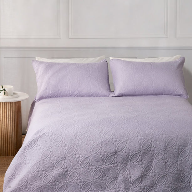 Robinsons Silky Soft Bed Cover - Flora (Lightweight Blanket I Bedspread I Bed Cover I Bed Quilt I Comforter. Includes Free Pillowcases)