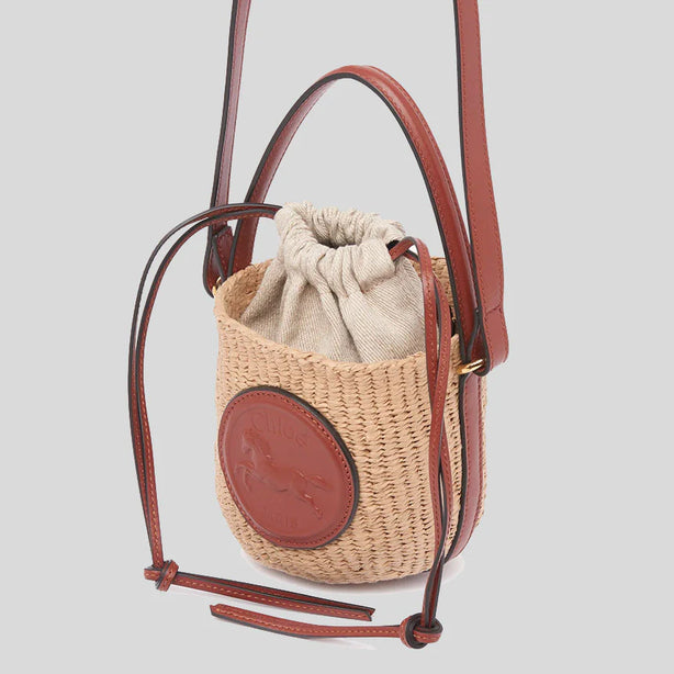CHLOE Mini Horse Medal Basket In Natural Fibers Sepia Brown RB-CH25US593O8227S