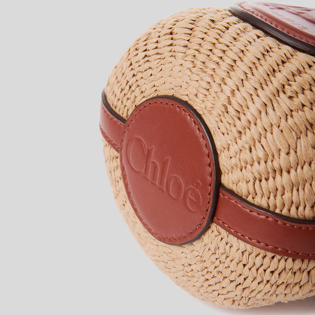CHLOE Mini Horse Medal Basket In Natural Fibers Sepia Brown RB-CH25US593O8227S
