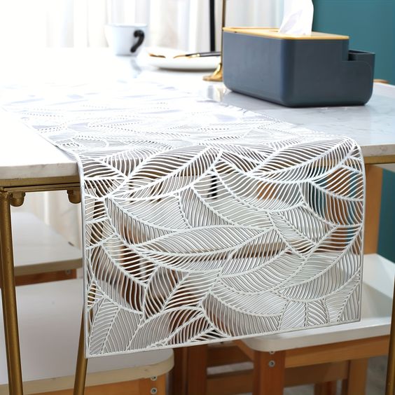 TWINE Tablerunner