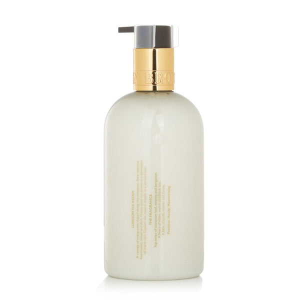 Mesmerising Oudh Accord & Gold Hand Lotion - 300ml/10oz