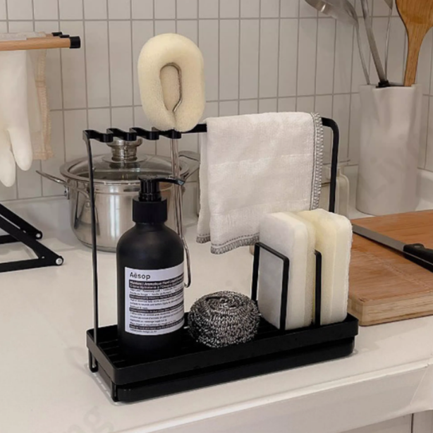 Kitchen sink organiser with removable tray