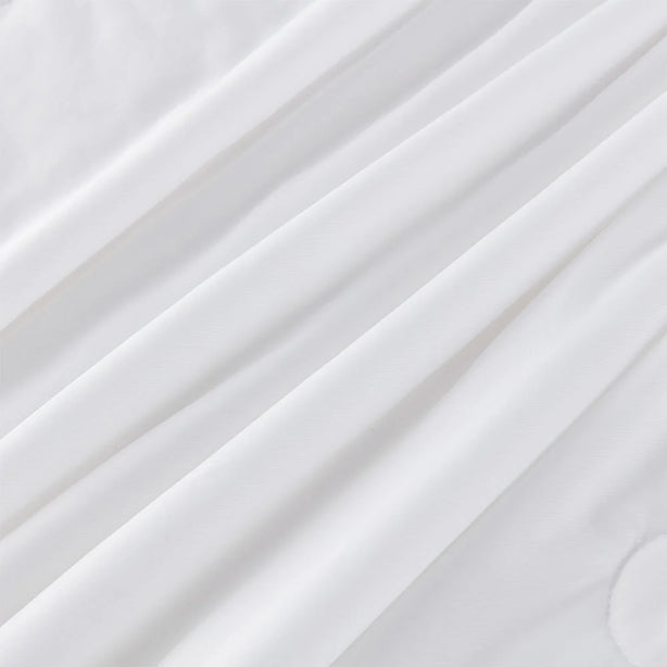 Maire Claire 19th Anniversary Quilt + 2 Glacier Pillow Bundle