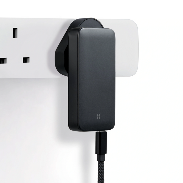 Edizard Universal Travel Adapter (65W GaN)