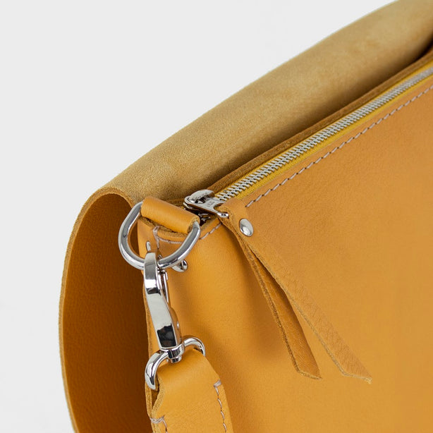 CRUSH Leather Goods Crossbody Bag JOY M Syna