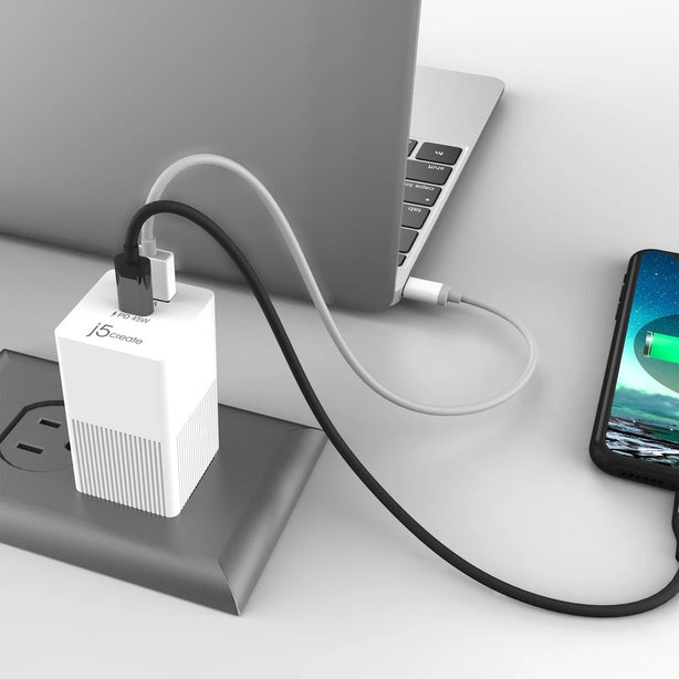 J5Create 45W 2-Port Dynamic PD USB-C Mini Charger