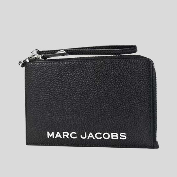 MARC JACOBS Pebble Leather Wristlet Wallet Black RS-4R3SCP028S02