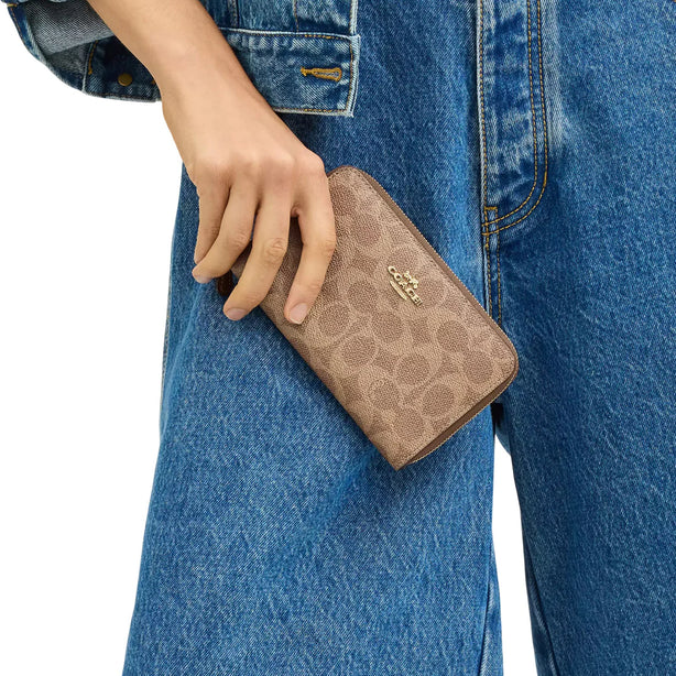 Coach Medium Id Zip Wallet In Signature Canvas - Tan/ Brown CW781