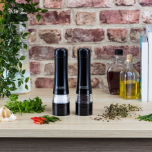 Russell Hobbs Black Classics Salt & Pepper Grinder