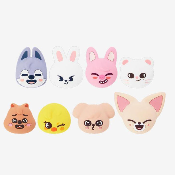 SKZOO TAMAGOTCHI & CASE SET
(International Shipping)
