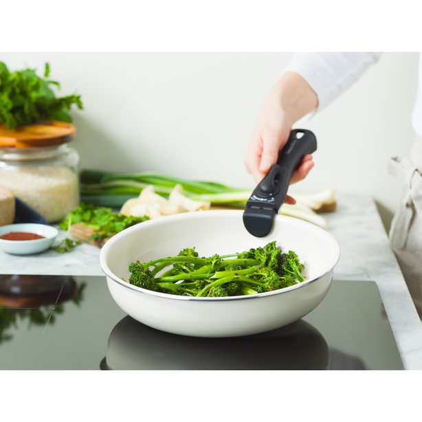 Greenpan Click Chef 26cm Deep Fry Pan - Cream + Click Chef Removable Handle - Black