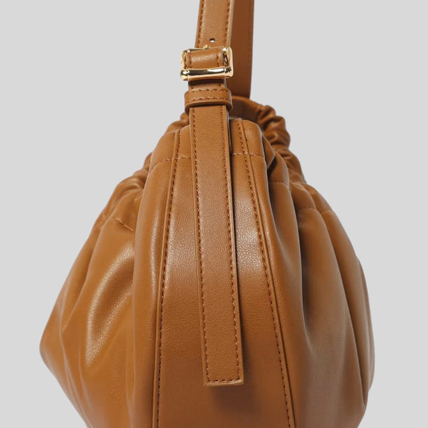 A.P.C. Sac Ninon Hoop Bag Camel RS-PUAAT-F67049