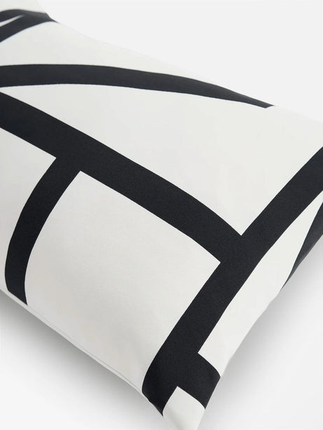 Toteme Padded pillow with Monogram print - Tofu