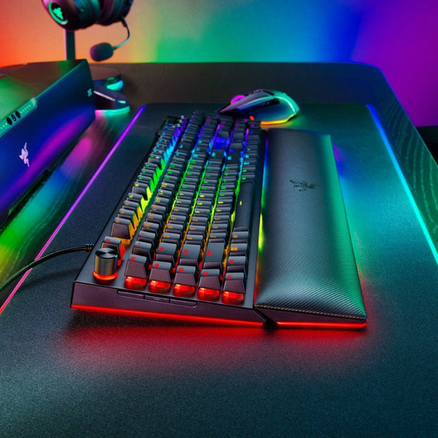 Razer Blackwidow V4 Pro - Mechanical Gaming Keyboard (Green Switch)