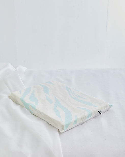 Little Zebra Baby Flat Pillow |  100% Natural Latex | Gentle Elevation for Better Breathing 0-18M | Hypoallergenic by Nature | Dust-Mite Resistant | Breathable