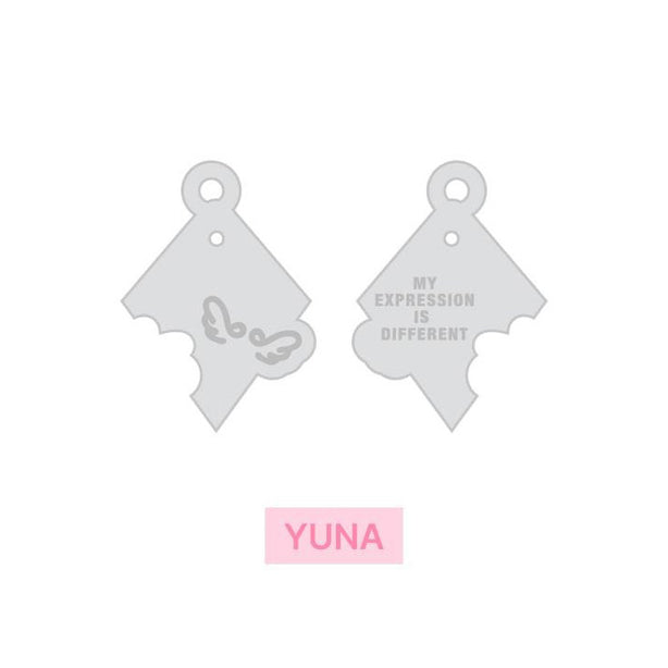 ITZY X Sentiments Hair Scrunchy Yuna ITZY Gold (International Shipping)