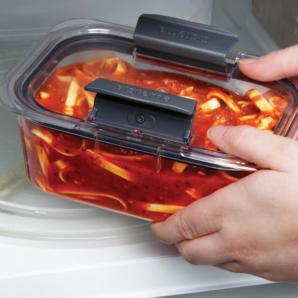 SISTEMA® 920ml Brilliance™ Rectangle Food Storage Container - Medium