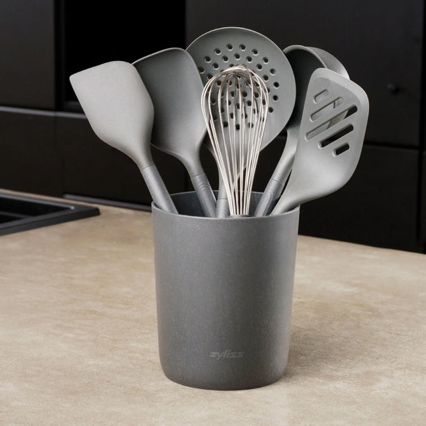 Zyliss Polybutylene Terephthalate 7-Piece Utensil Set (1Xladle L, 1Xslotted Turner, 1Xspatula L, 1Xspoon L, 1Xballoon Whisk L, 1Xskimmer, Storage Bucket) L14xW14xH32.5cm, Gray