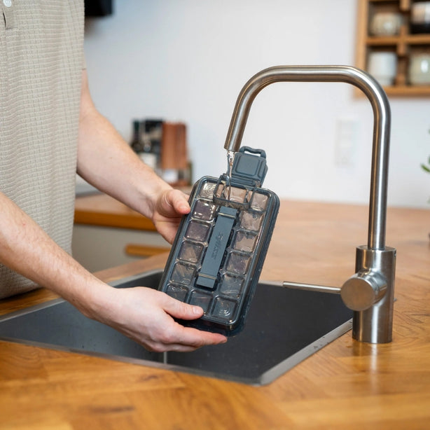Zyliss Professional Press & Pull Ice Cube Tray
