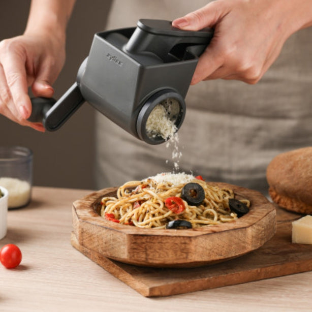 Zyliss Acrylonitrile Butadiene Styrene Professional Cheese Grater Set L17.9xW12.7xH8cm, Gray