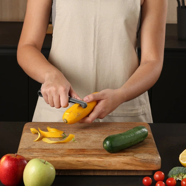 Zyliss Polypropylene Universal Peeler L2.2xW2.8xH17.5cm, Gray