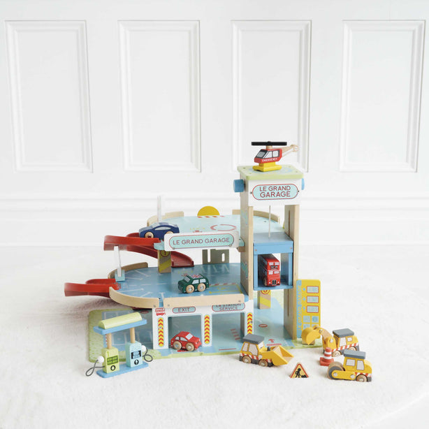 Le Toy Van Le Grand Wooden Garage