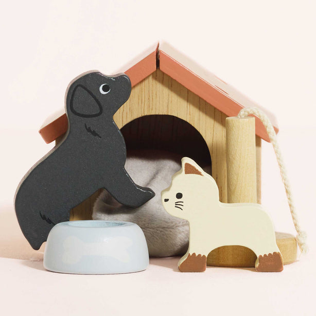 Le Toy Van Dolls House Pet Set