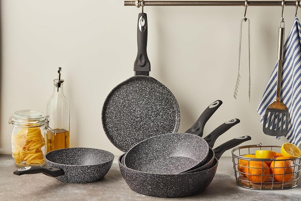 Resto Kitchenware Antlia 28cm Deep frypan ( GWP FREE TURNER)