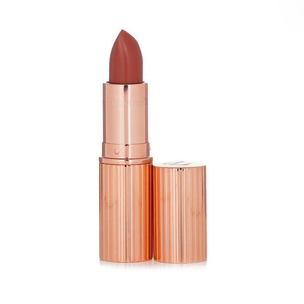 K.i.s.s.i.n.g Lipstick
