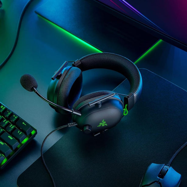 Razer BlackShark V2 - Wired Gaming Headset + USB Sound Card