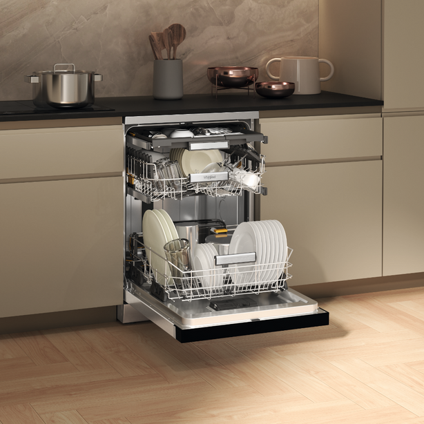 Whirlpool Dishwasher 60cm 15 Place Setting Free-standing
